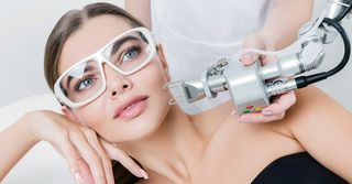 Аппаратная косметология: особенности, преимущества, недостатки